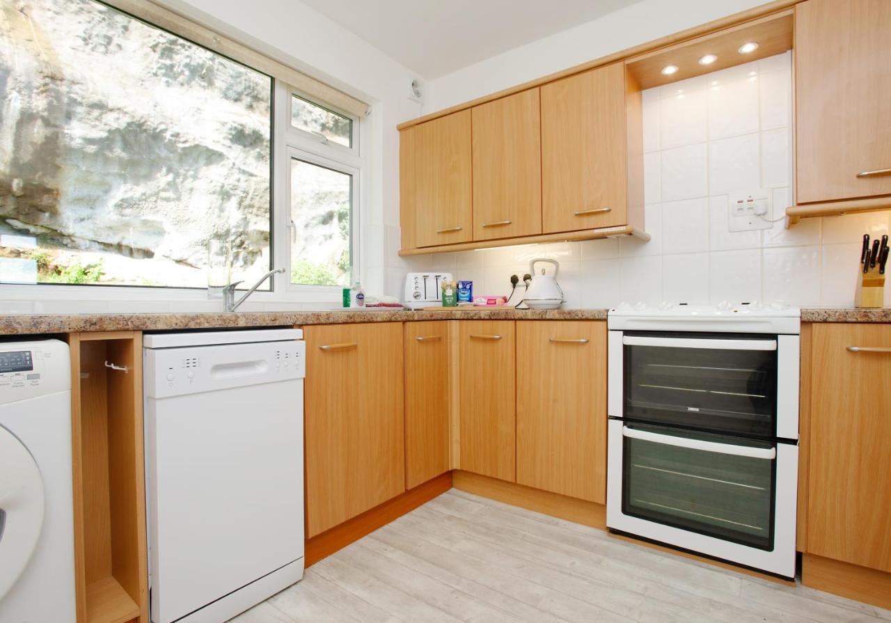 Harbour Apartment At 6 Dolphin Court With Parking Brixham Ngoại thất bức ảnh